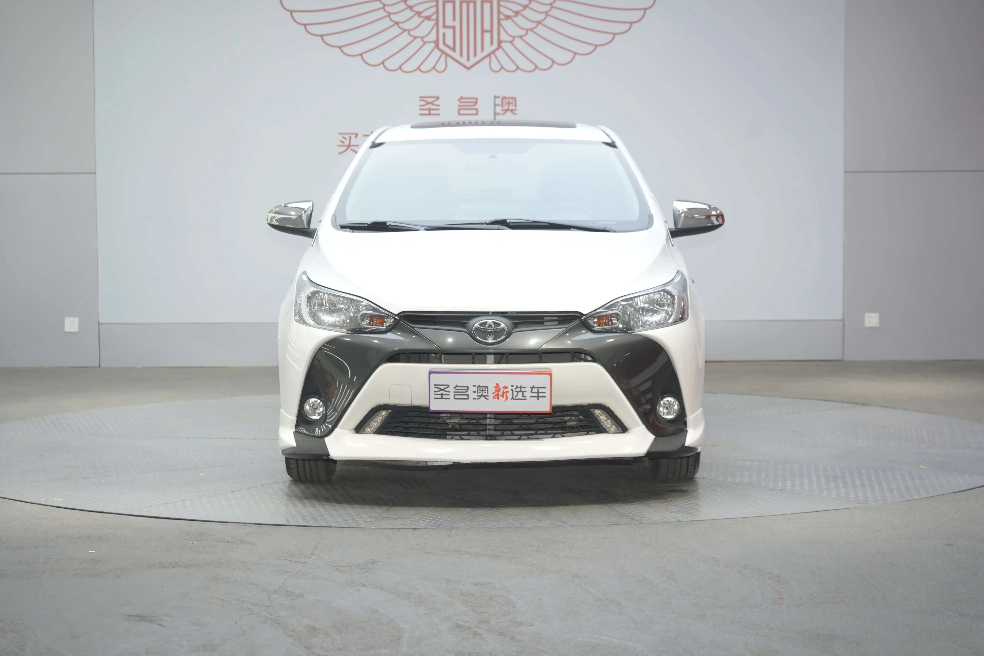Toyota Yaris L  из Китая
