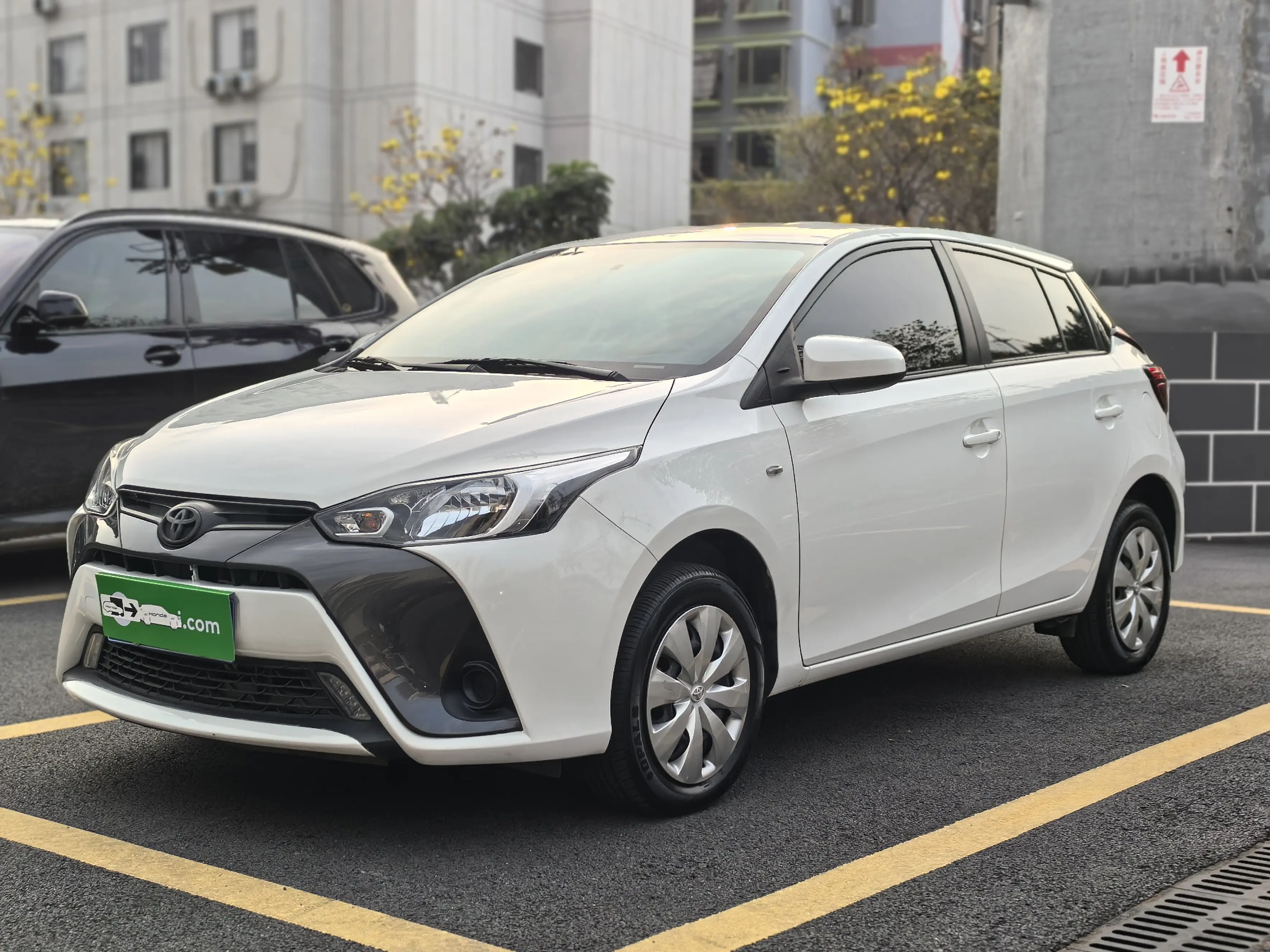 Toyota Yaris L  из Китая