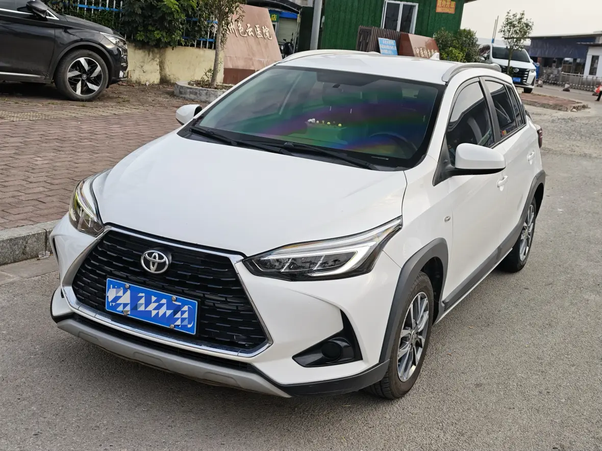 Toyota Yaris L  из Китая