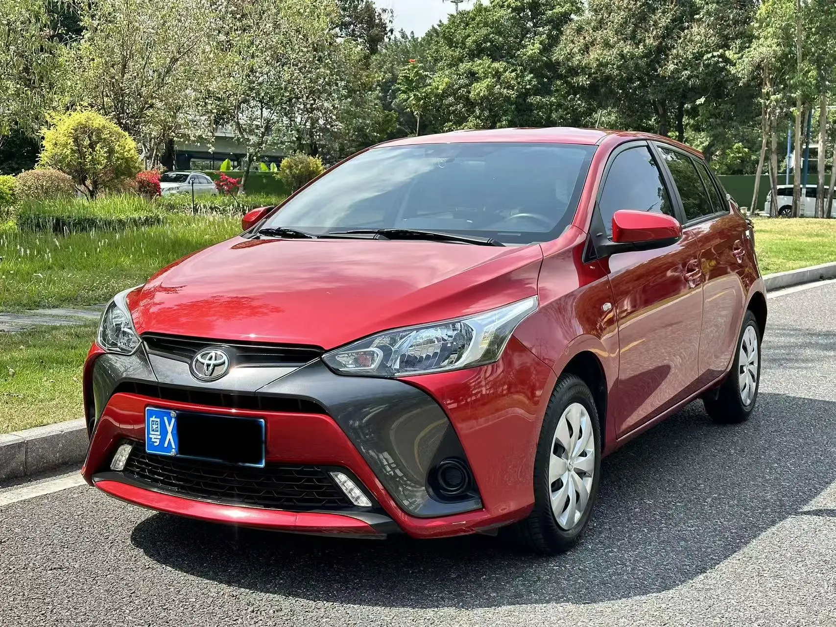 Toyota Yaris L  из Китая
