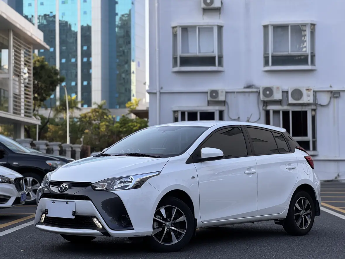 Toyota Yaris L  из Китая