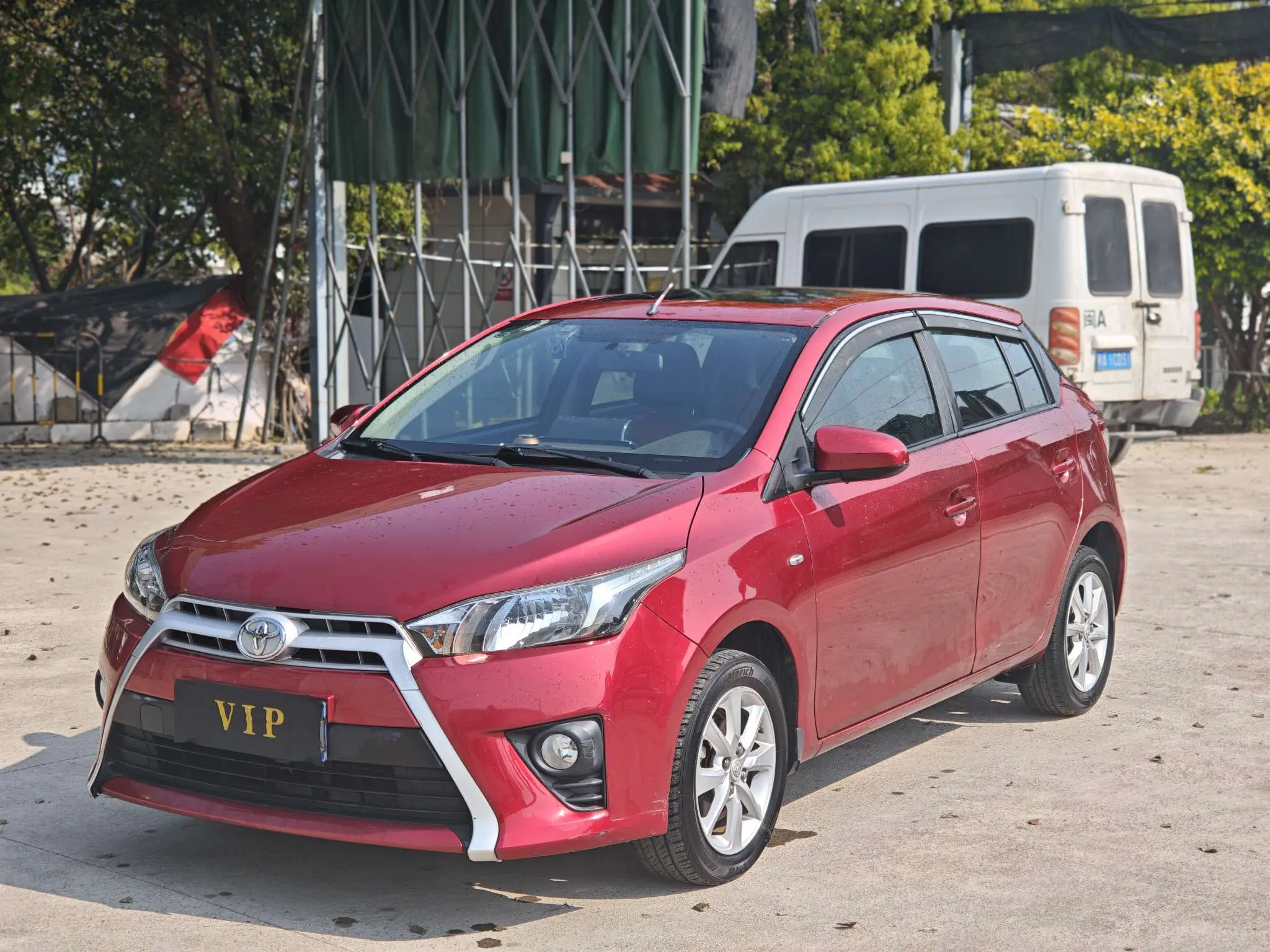 Toyota Yaris L  из Китая