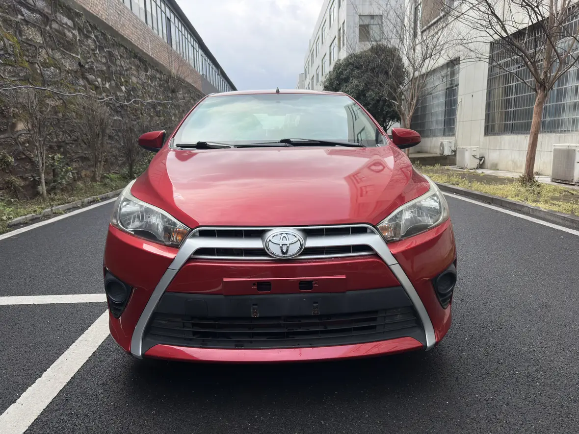 Toyota Yaris L  из Китая