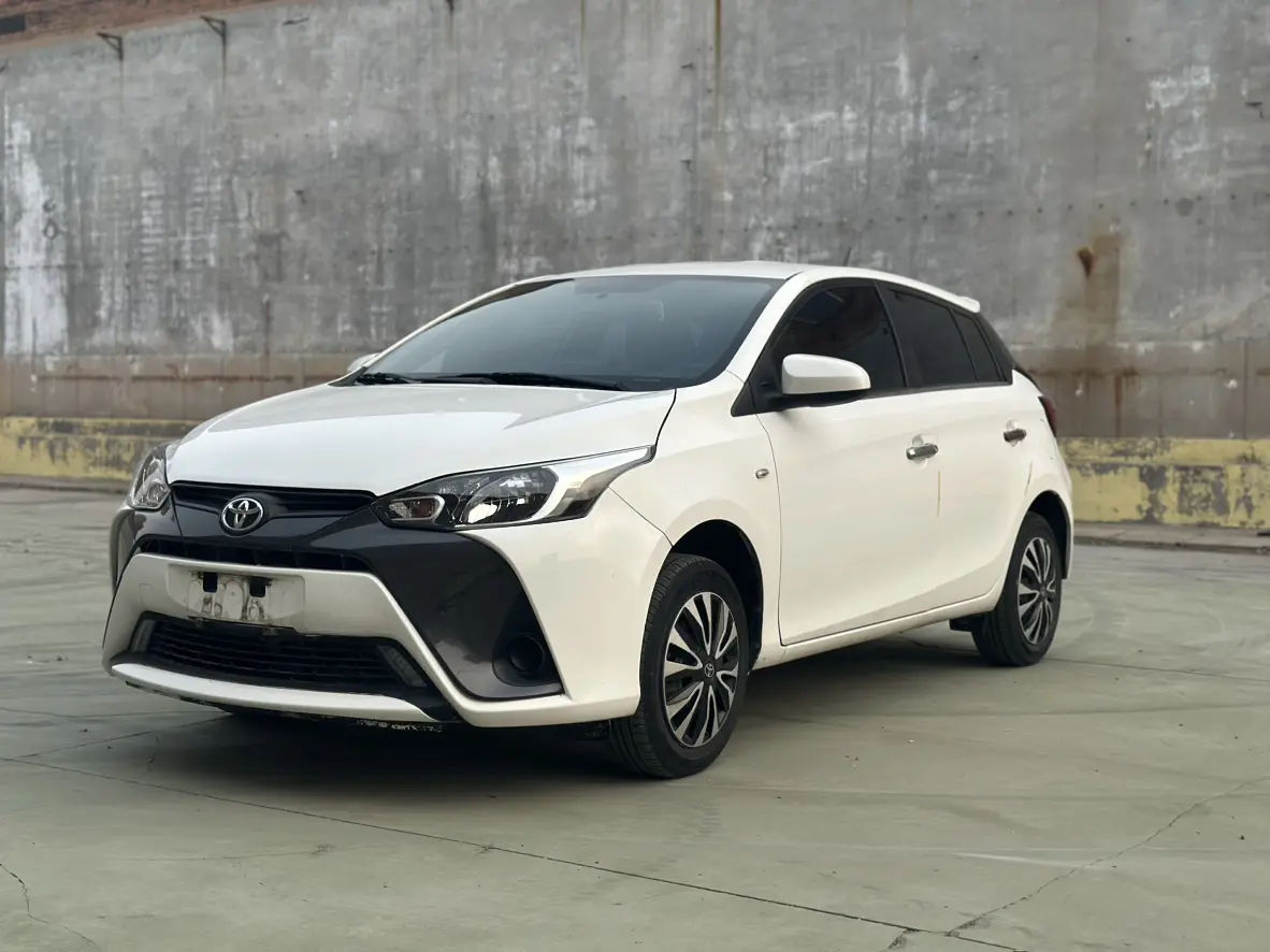 Toyota Yaris L  из Китая