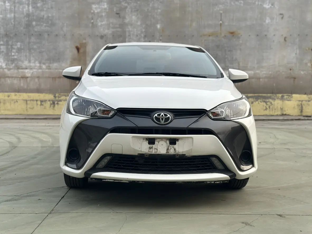 Toyota Yaris L  из Китая
