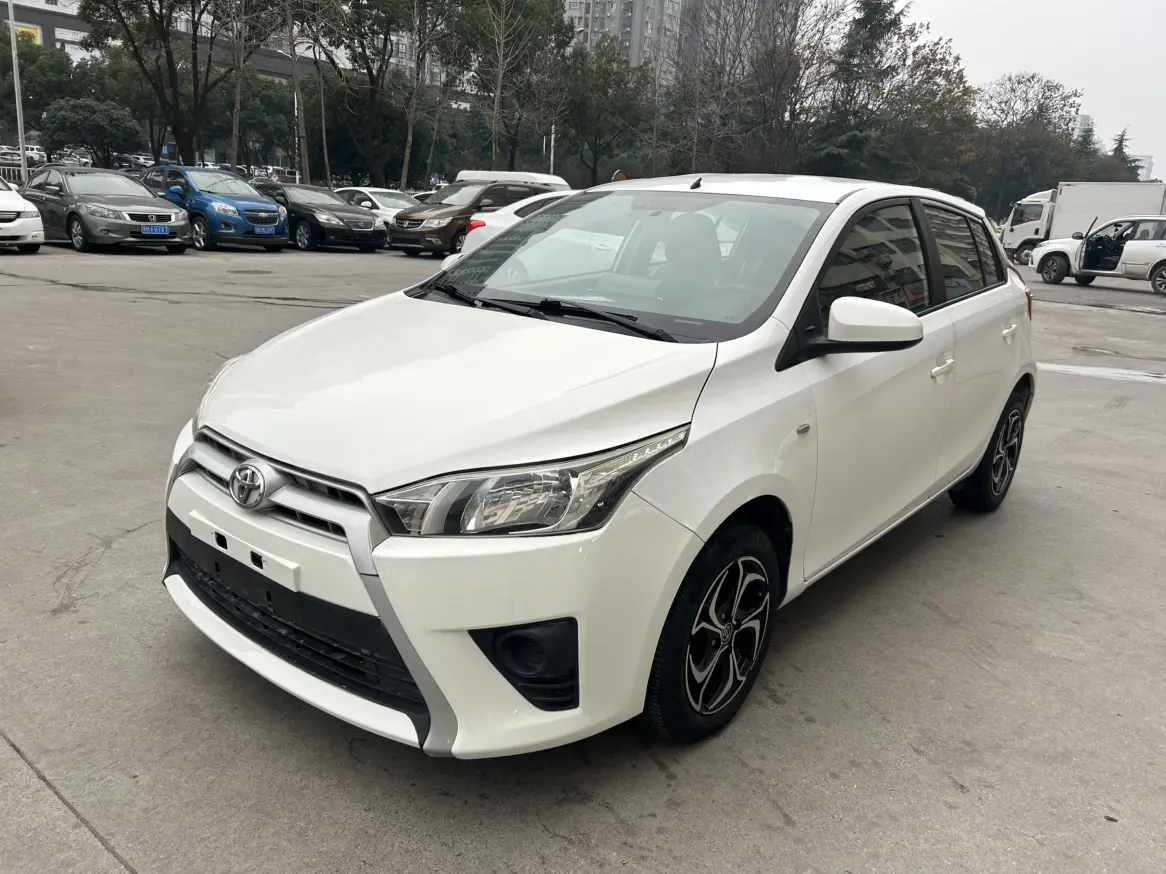 Toyota Yaris L  из Китая