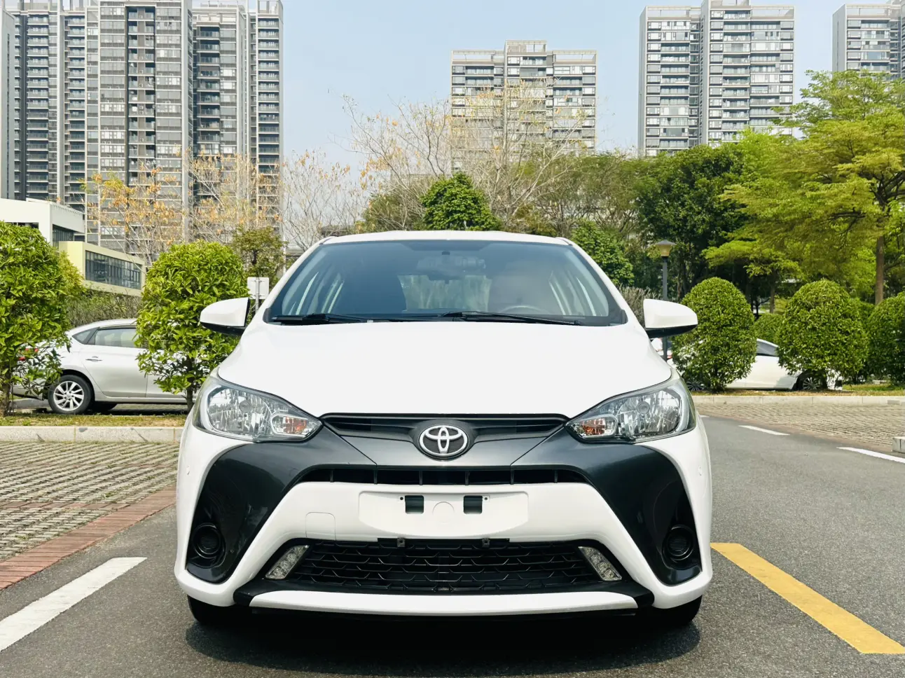 Toyota Yaris L  из Китая