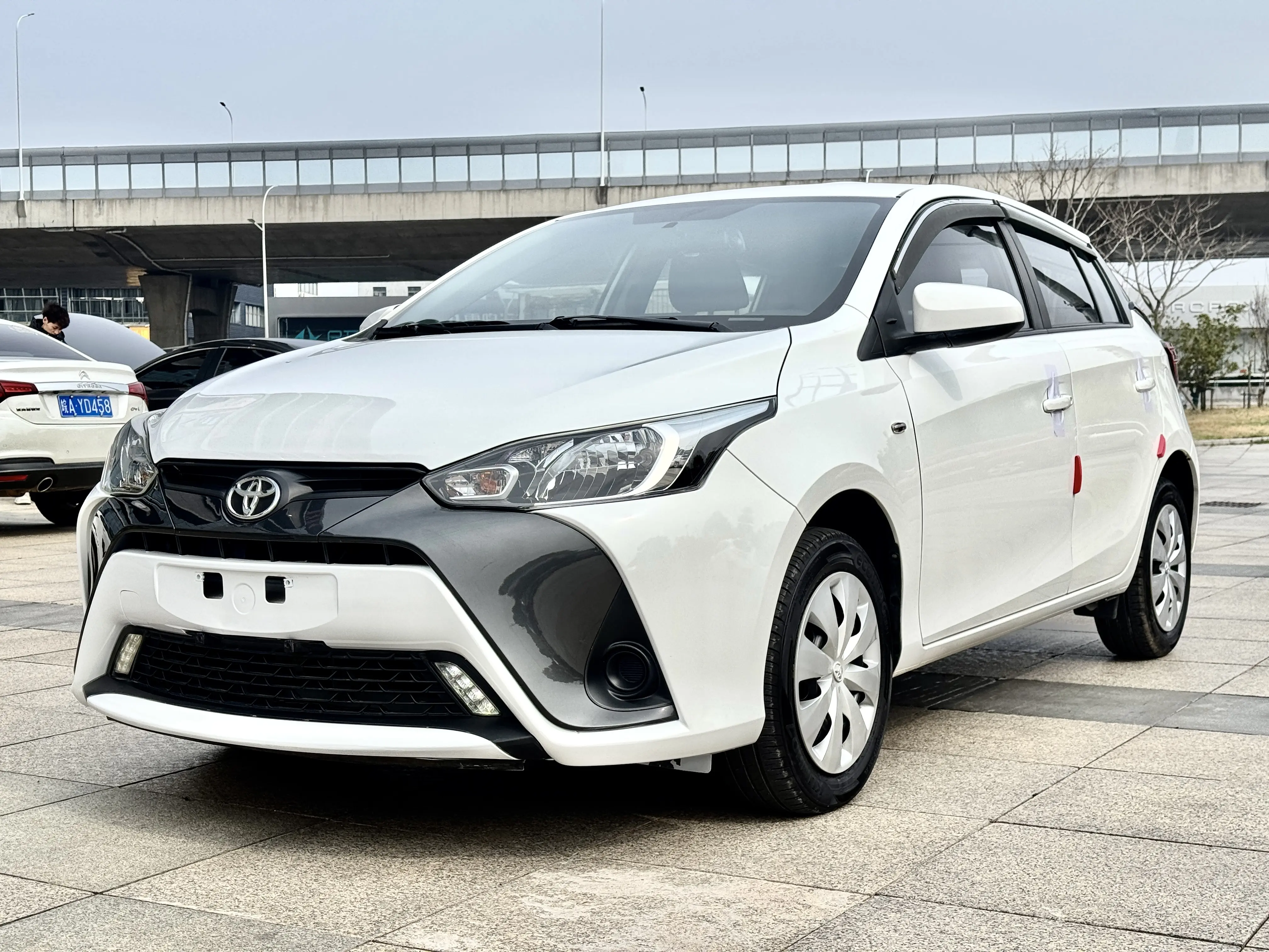 Toyota Yaris L  из Китая