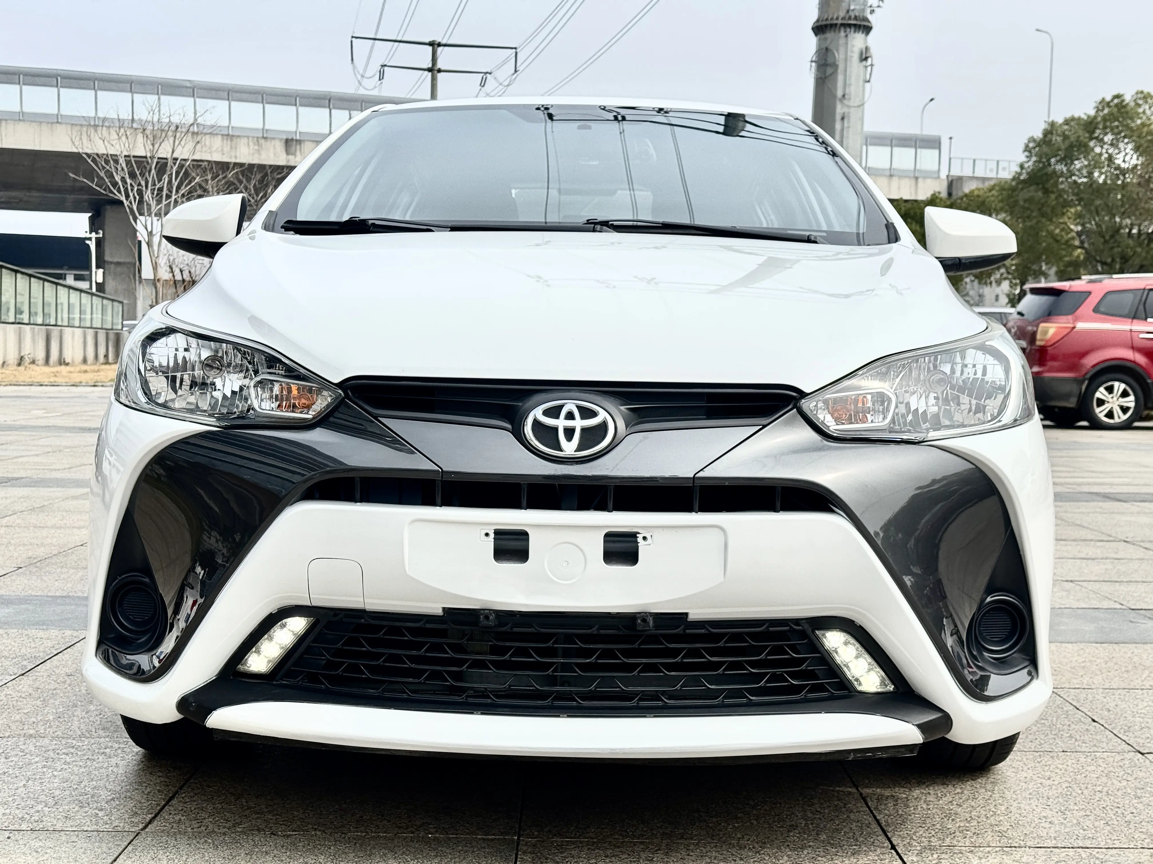 Toyota Yaris L  из Китая