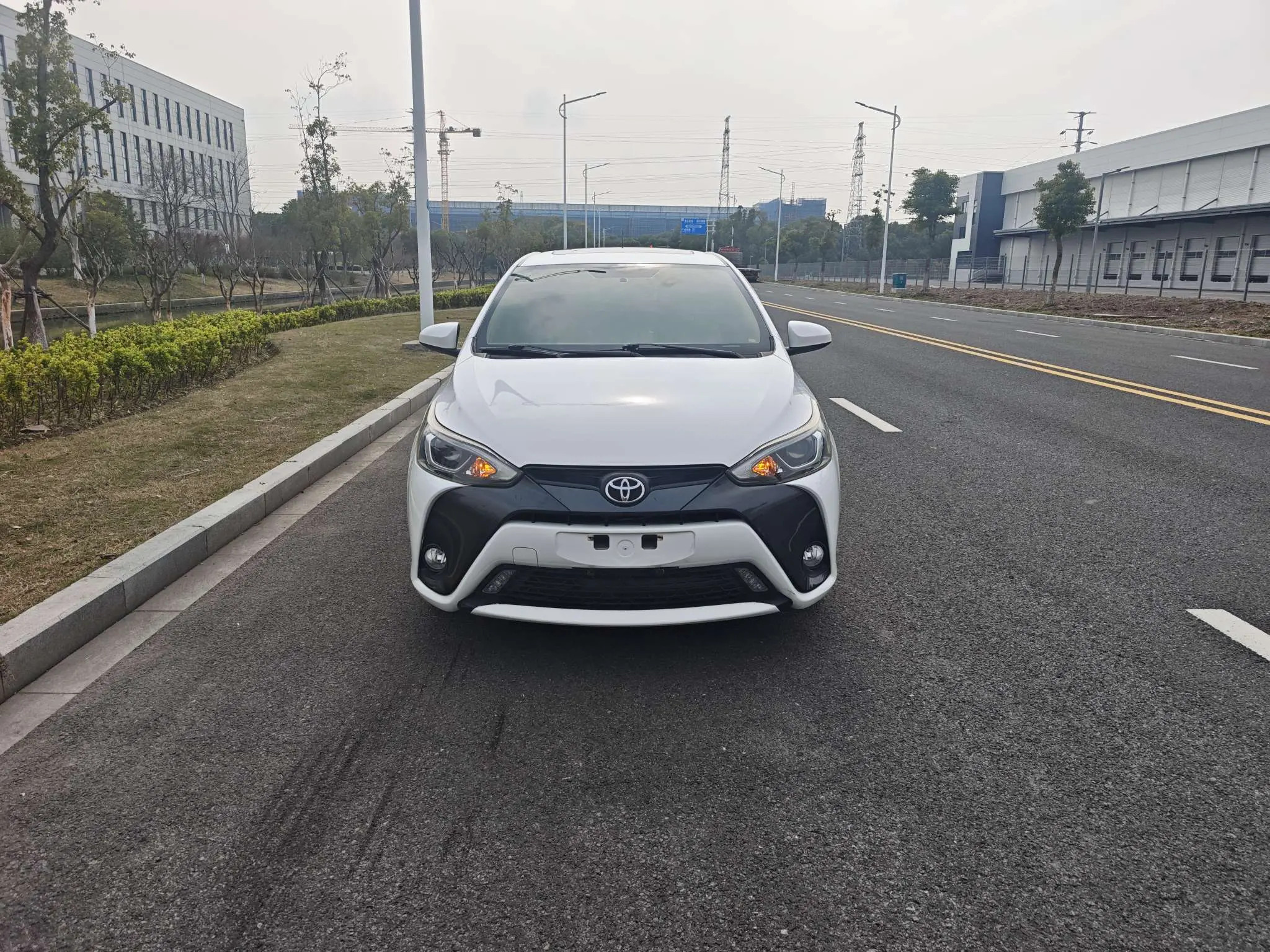 Toyota Yaris L  из Китая