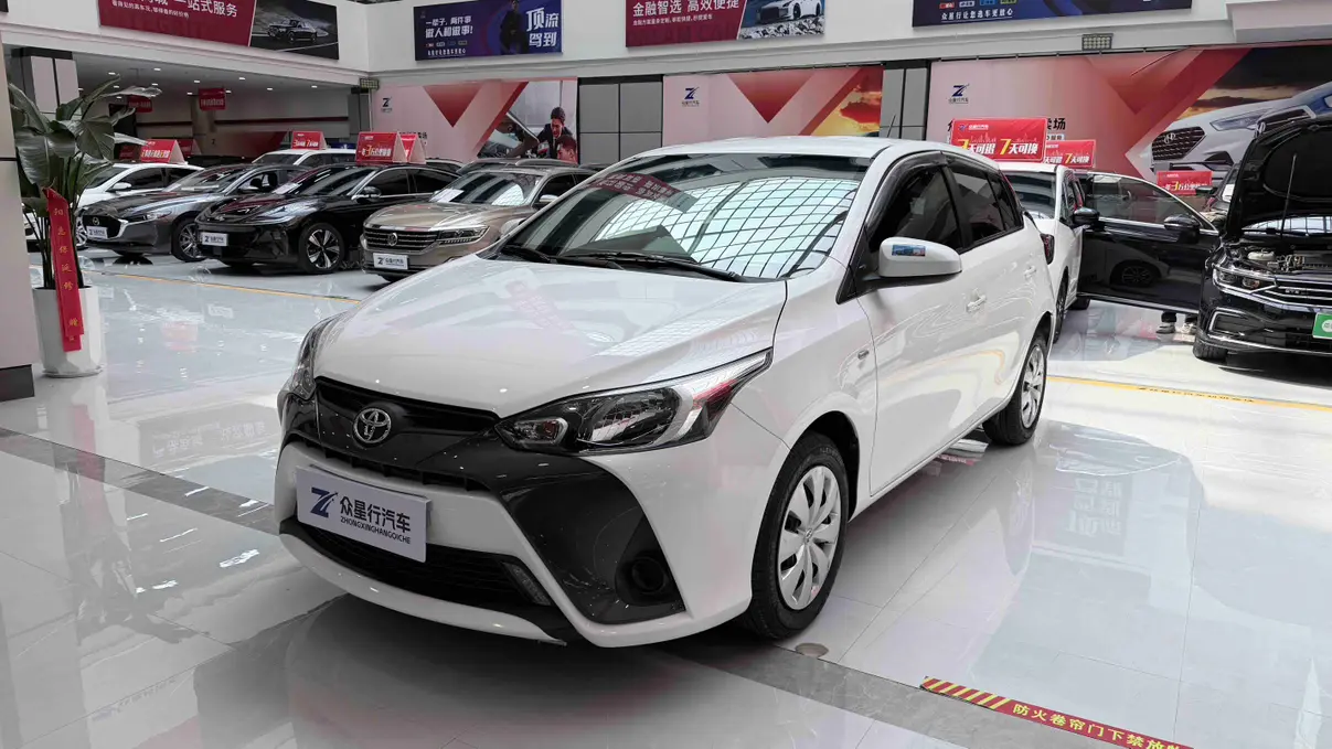 Toyota Yaris L  из Китая