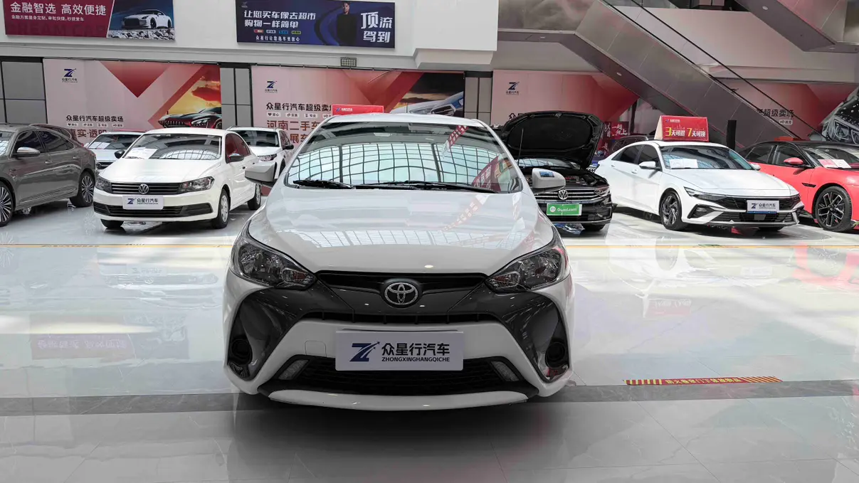 Toyota Yaris L  из Китая