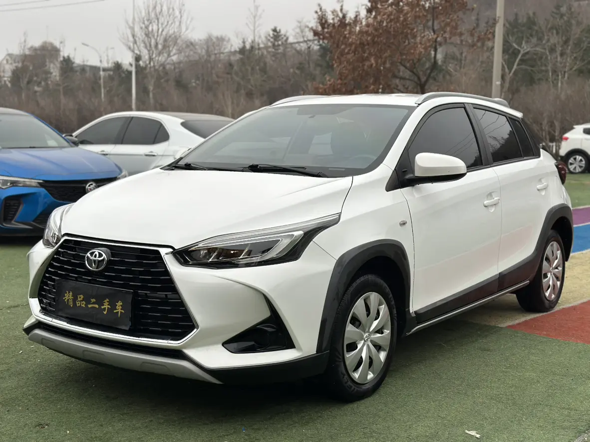 Toyota Yaris L  из Китая