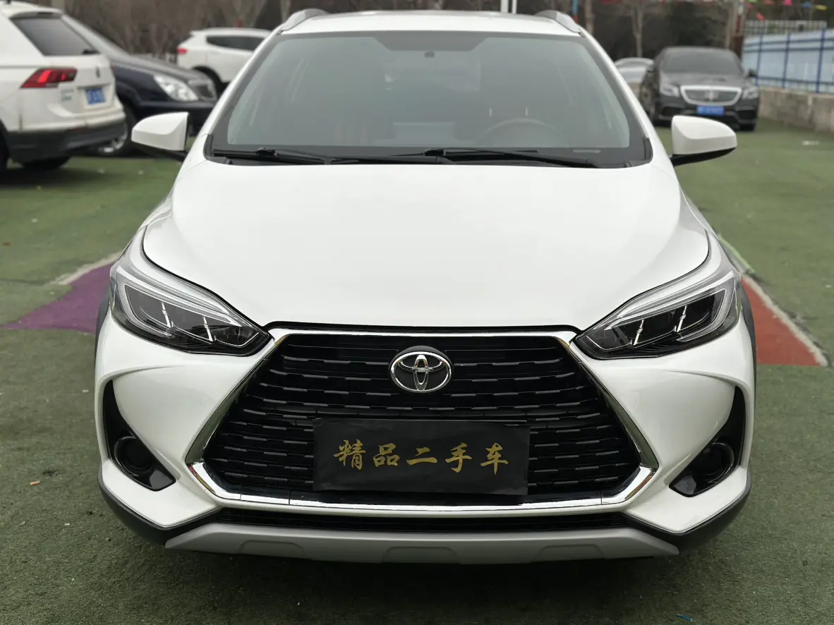 Toyota Yaris L  из Китая