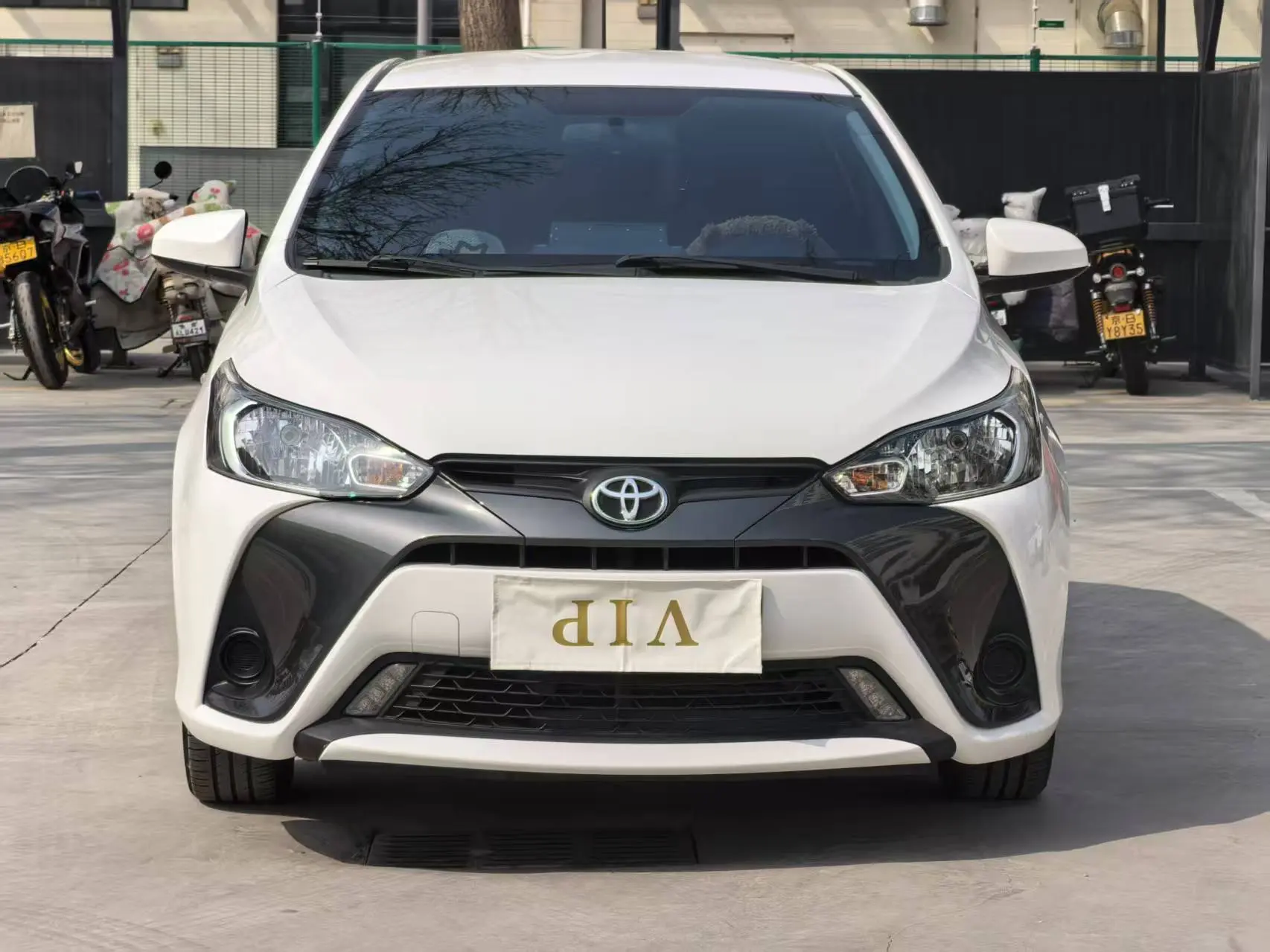Toyota Yaris L  из Китая