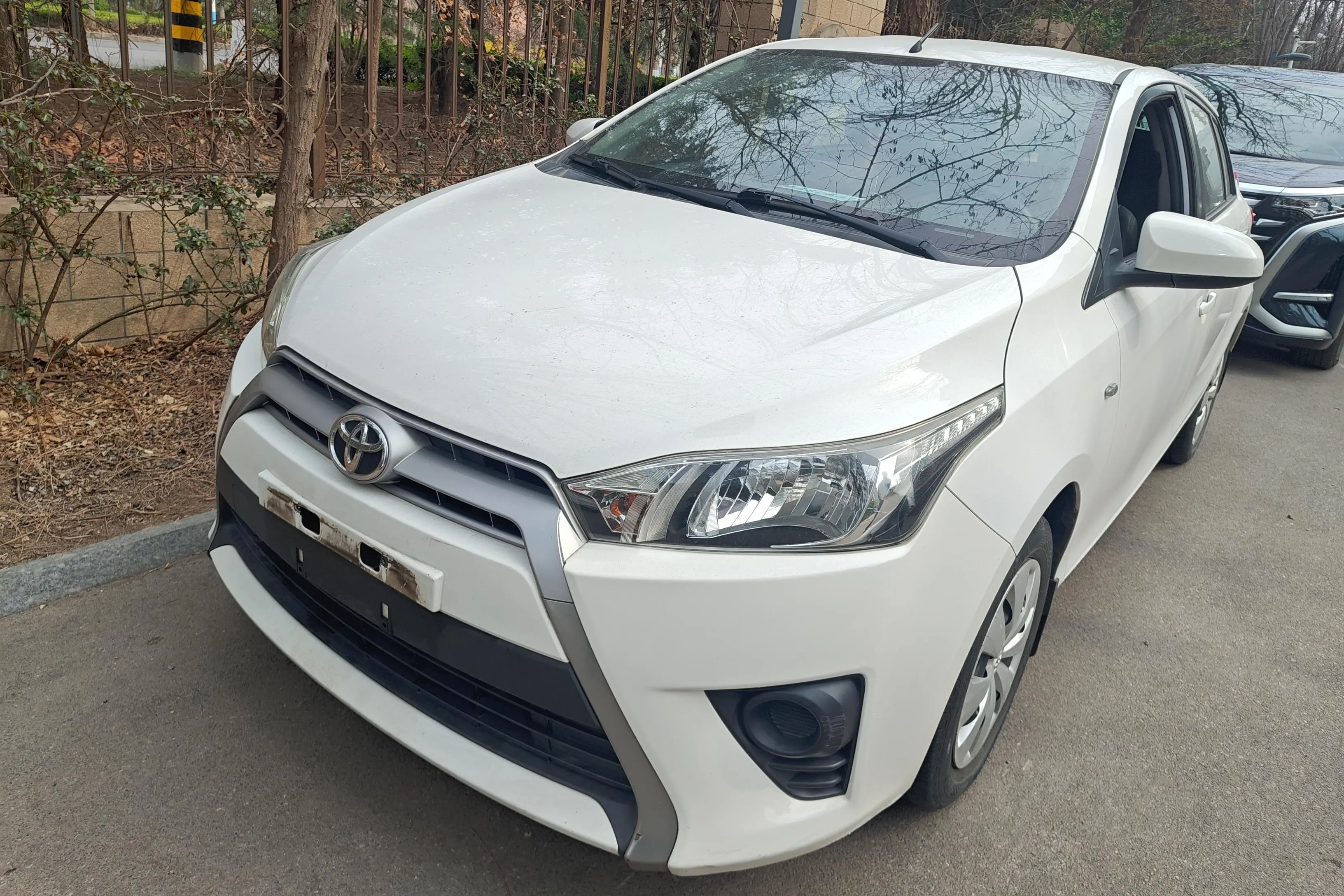 Toyota Yaris L  из Китая