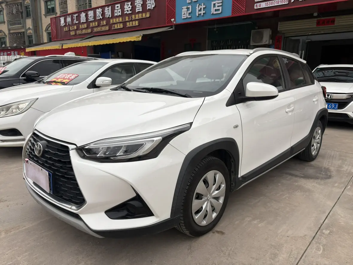 Toyota Yaris L  из Китая