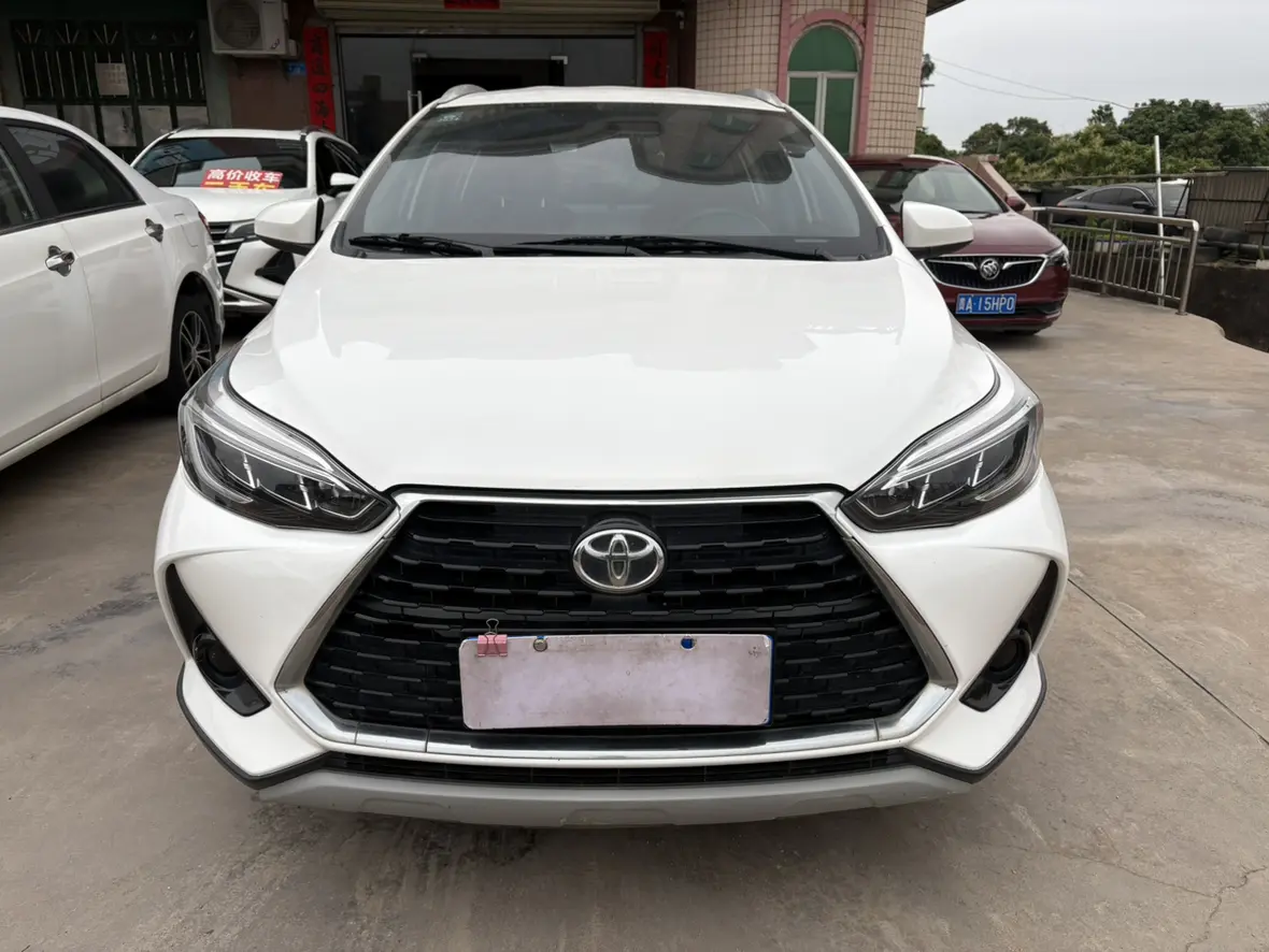 Toyota Yaris L  из Китая