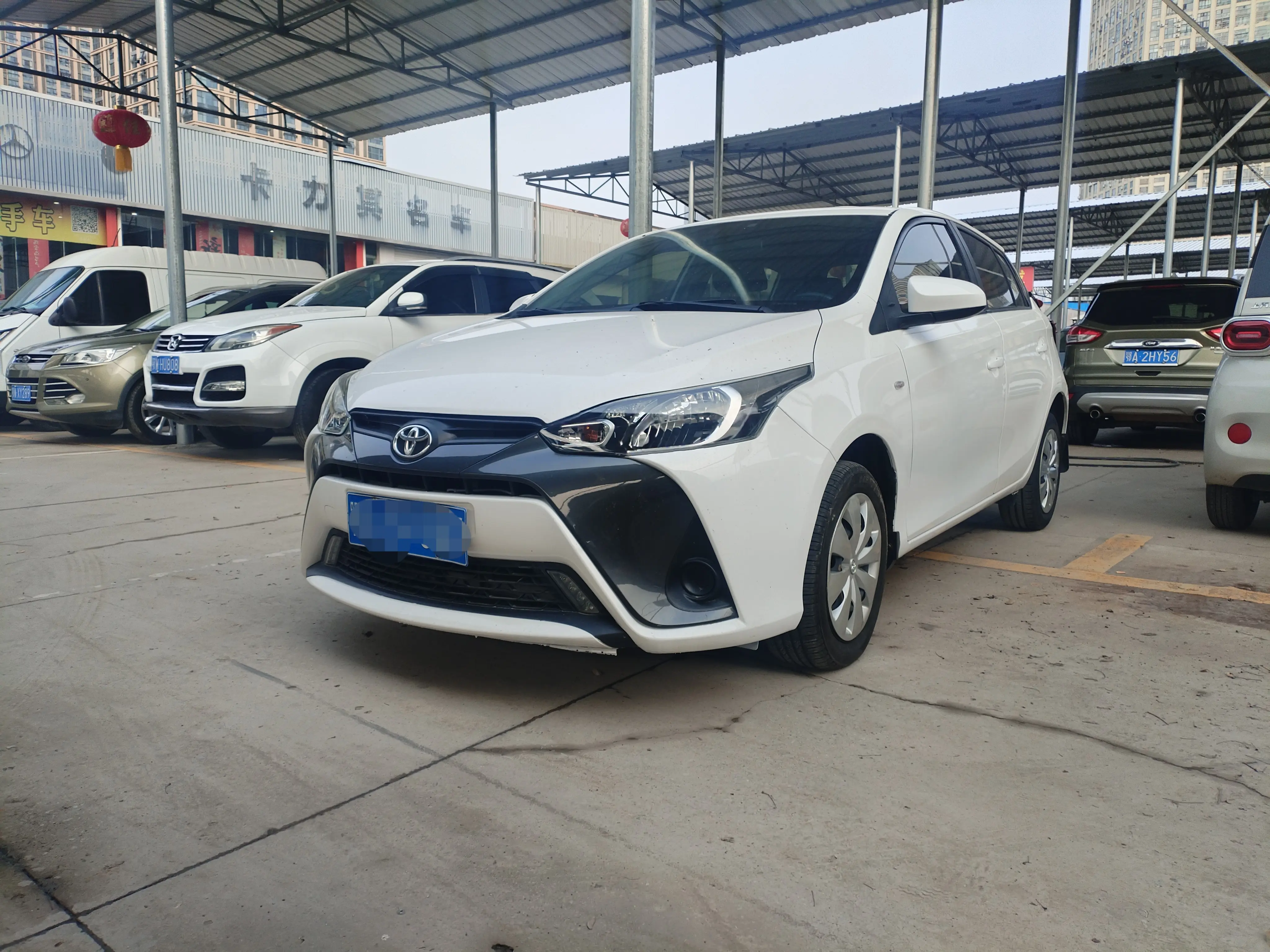 Toyota Yaris L  из Китая
