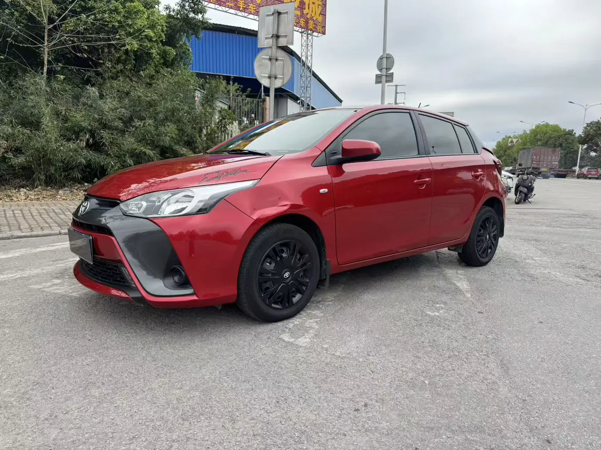 Toyota Yaris L  из Китая