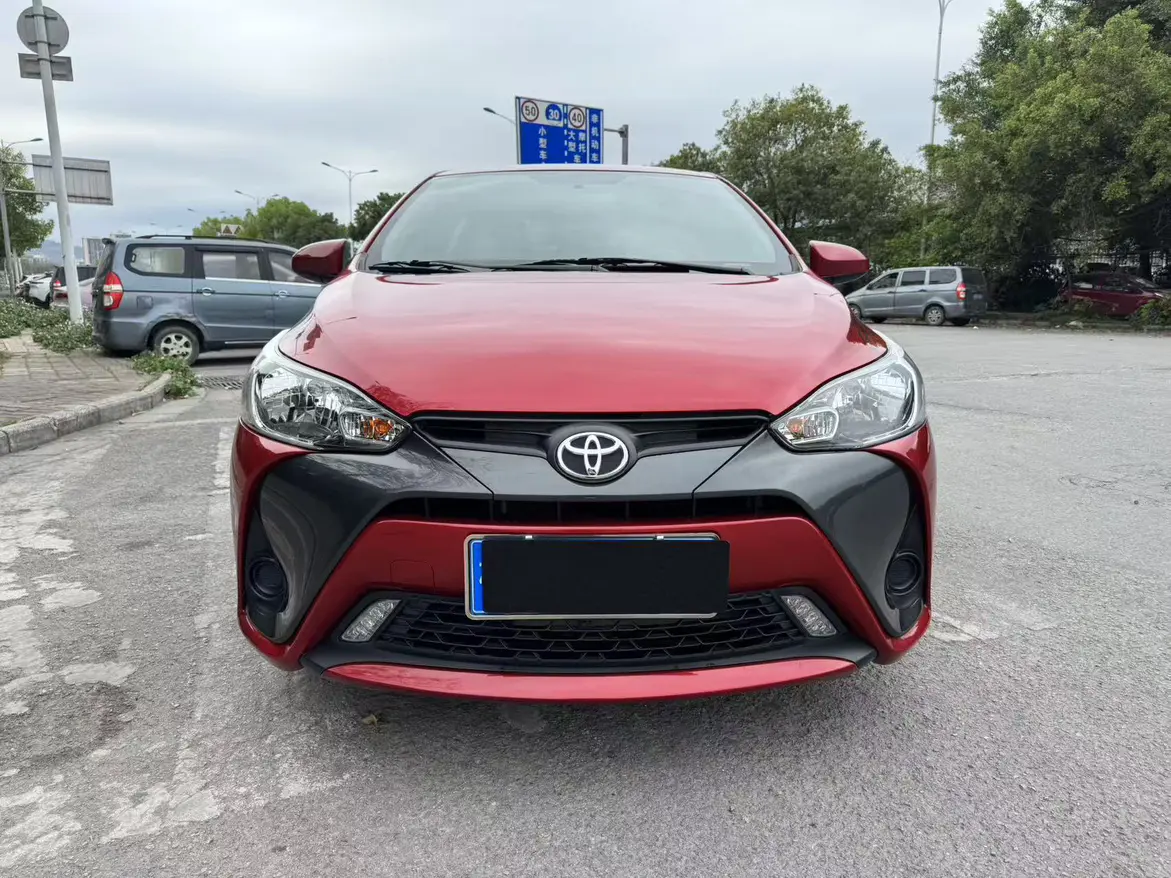 Toyota Yaris L  из Китая
