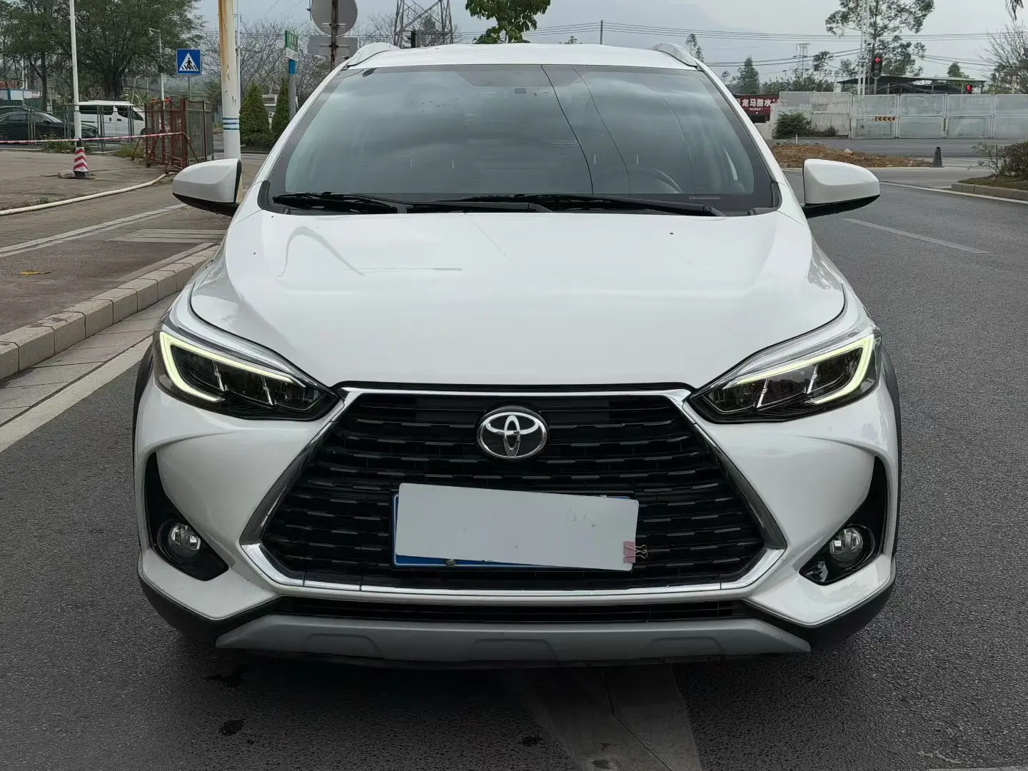 Toyota Yaris L  из Китая