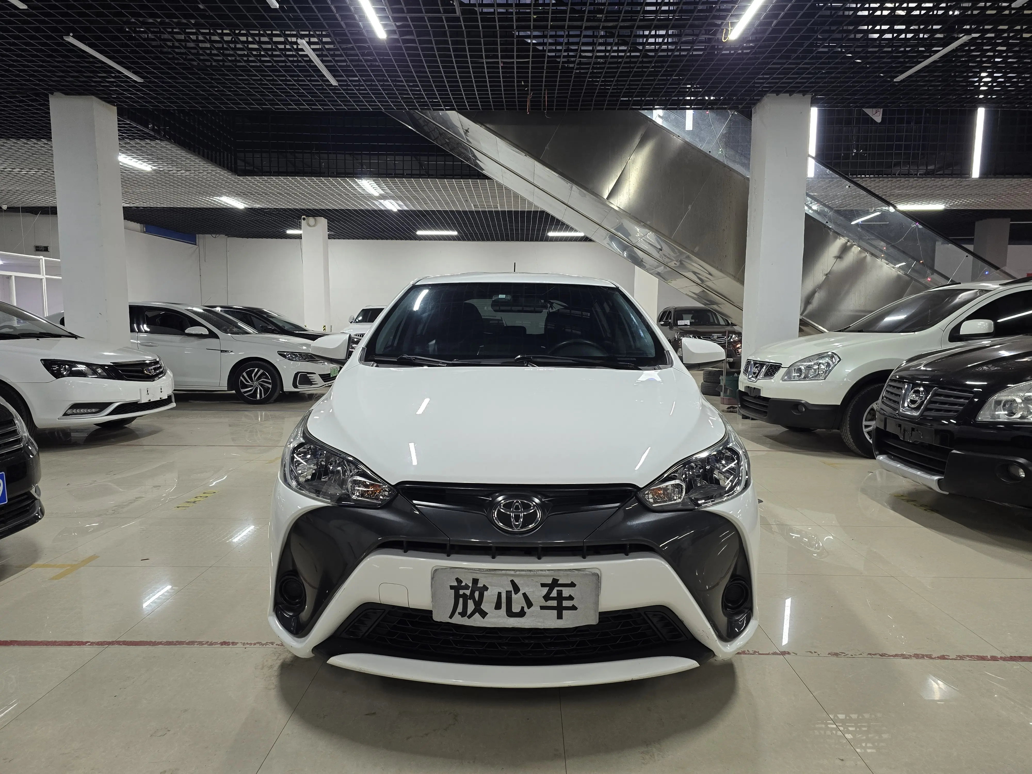 Toyota Yaris L  из Китая