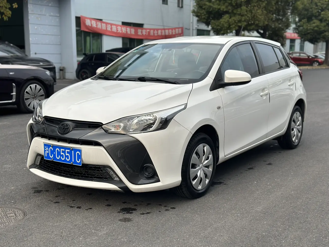 Toyota Yaris L  из Китая