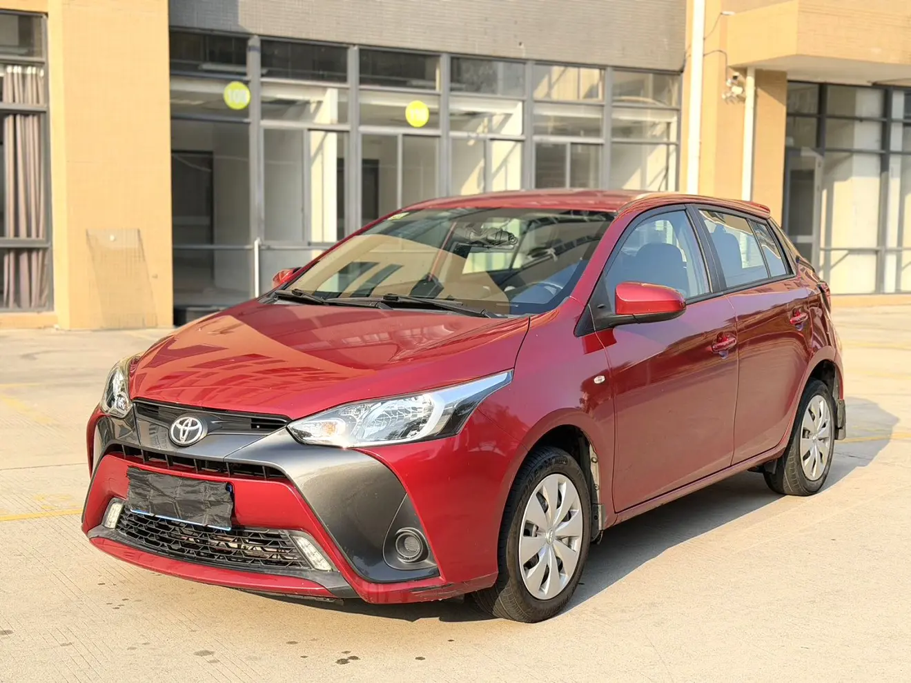 Toyota Yaris L  из Китая