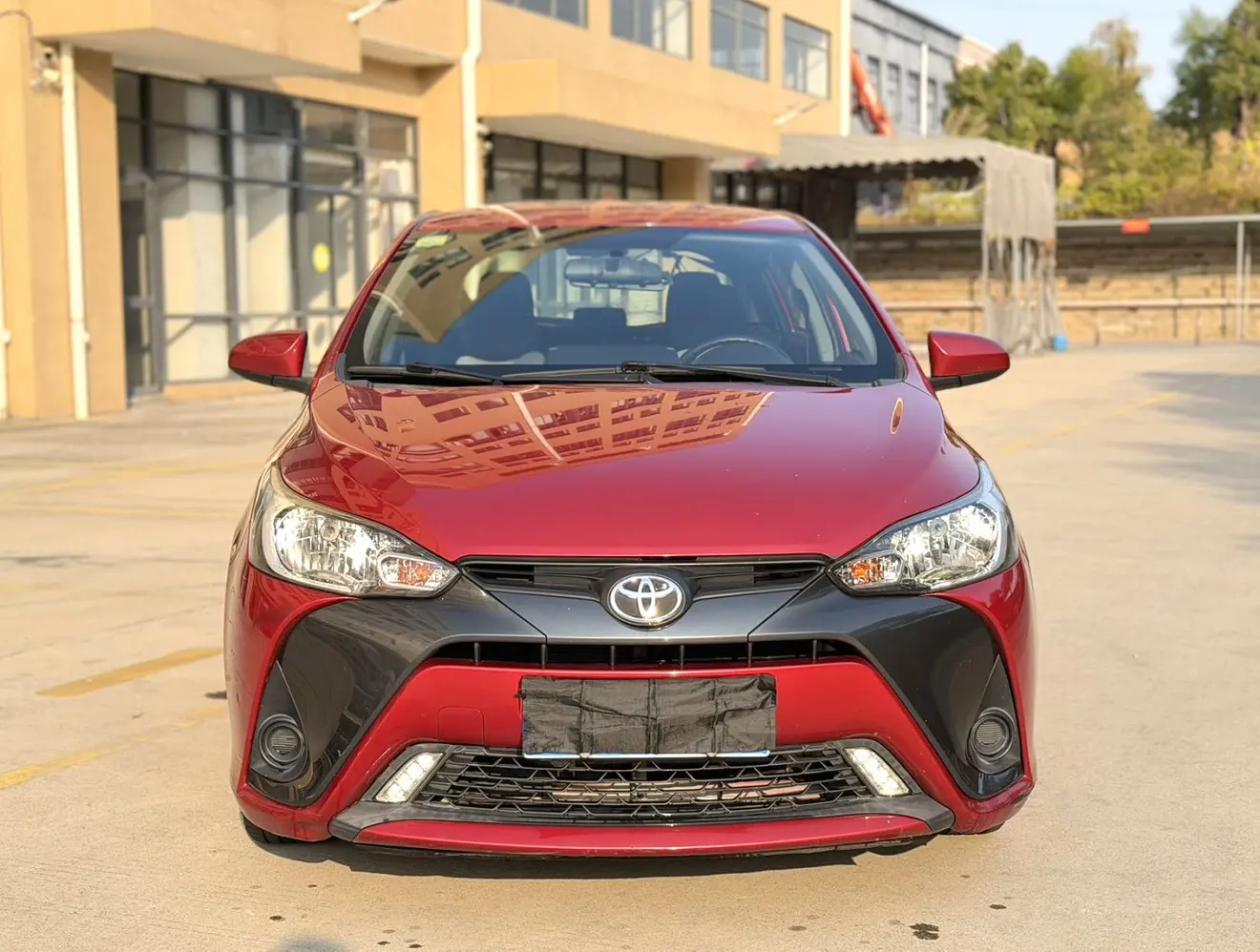 Toyota Yaris L  из Китая