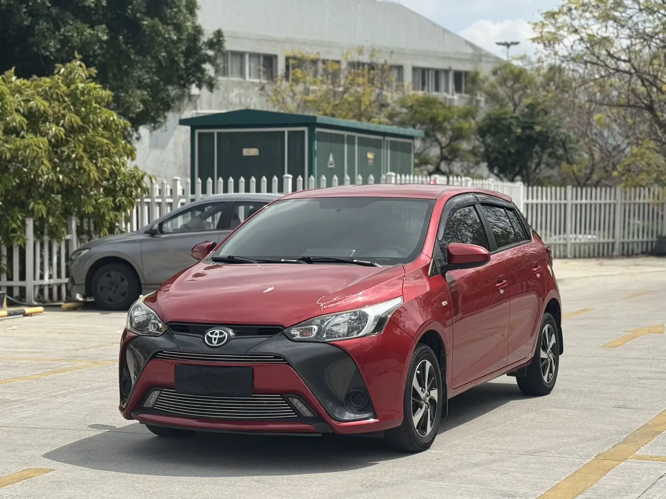 Toyota Yaris L  из Китая