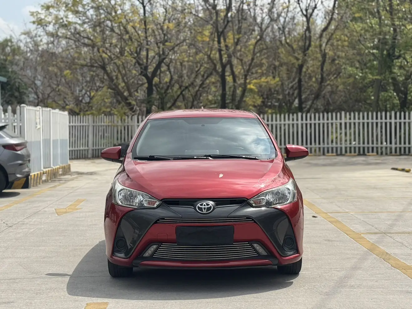 Toyota Yaris L  из Китая