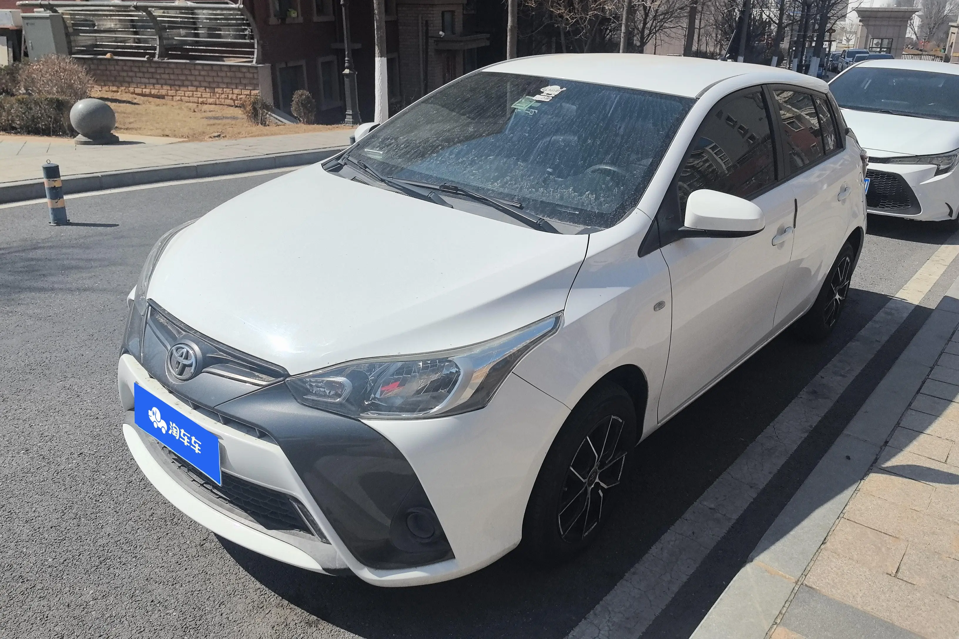 Toyota Yaris L  из Китая