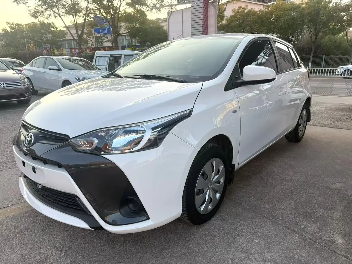 Toyota Yaris L  из Китая