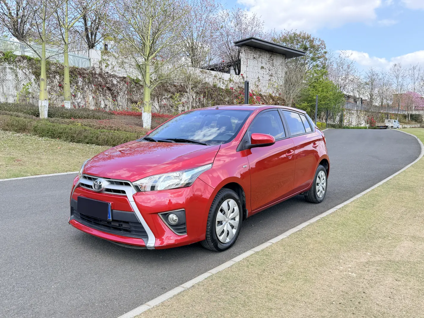 Toyota Yaris L  из Китая