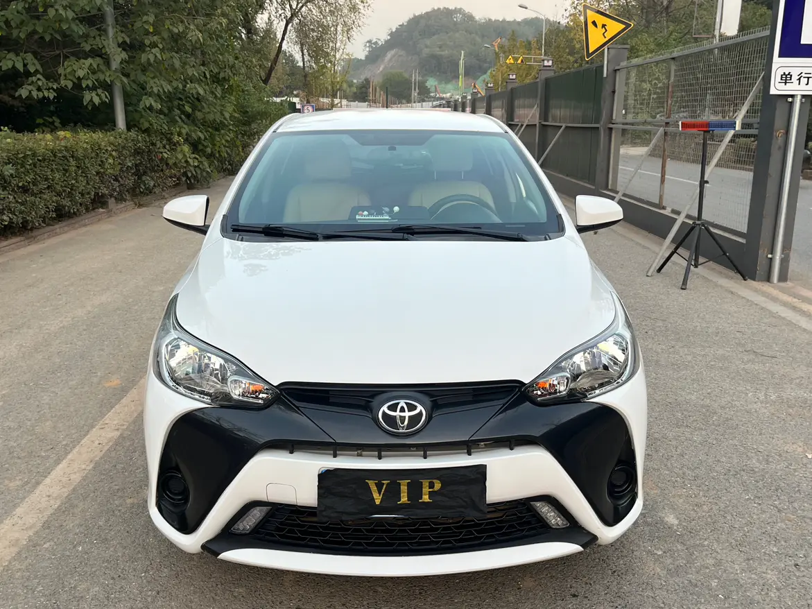 Toyota Yaris L  из Китая