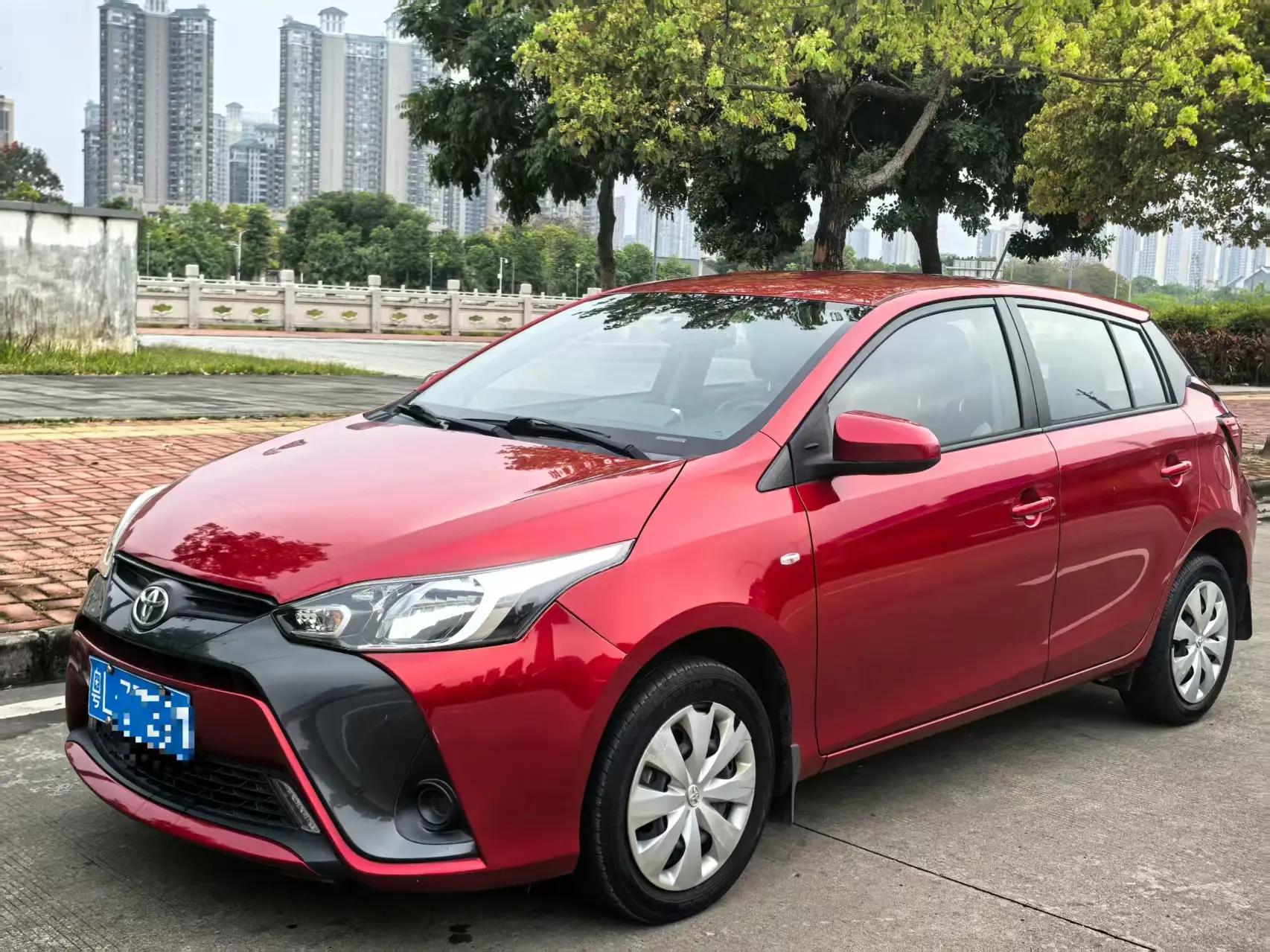 Toyota Yaris L  из Китая
