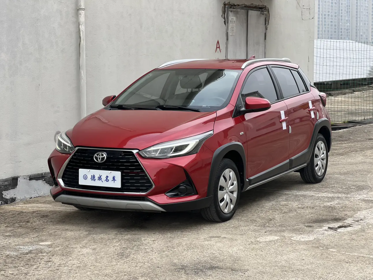 Toyota Yaris L  из Китая