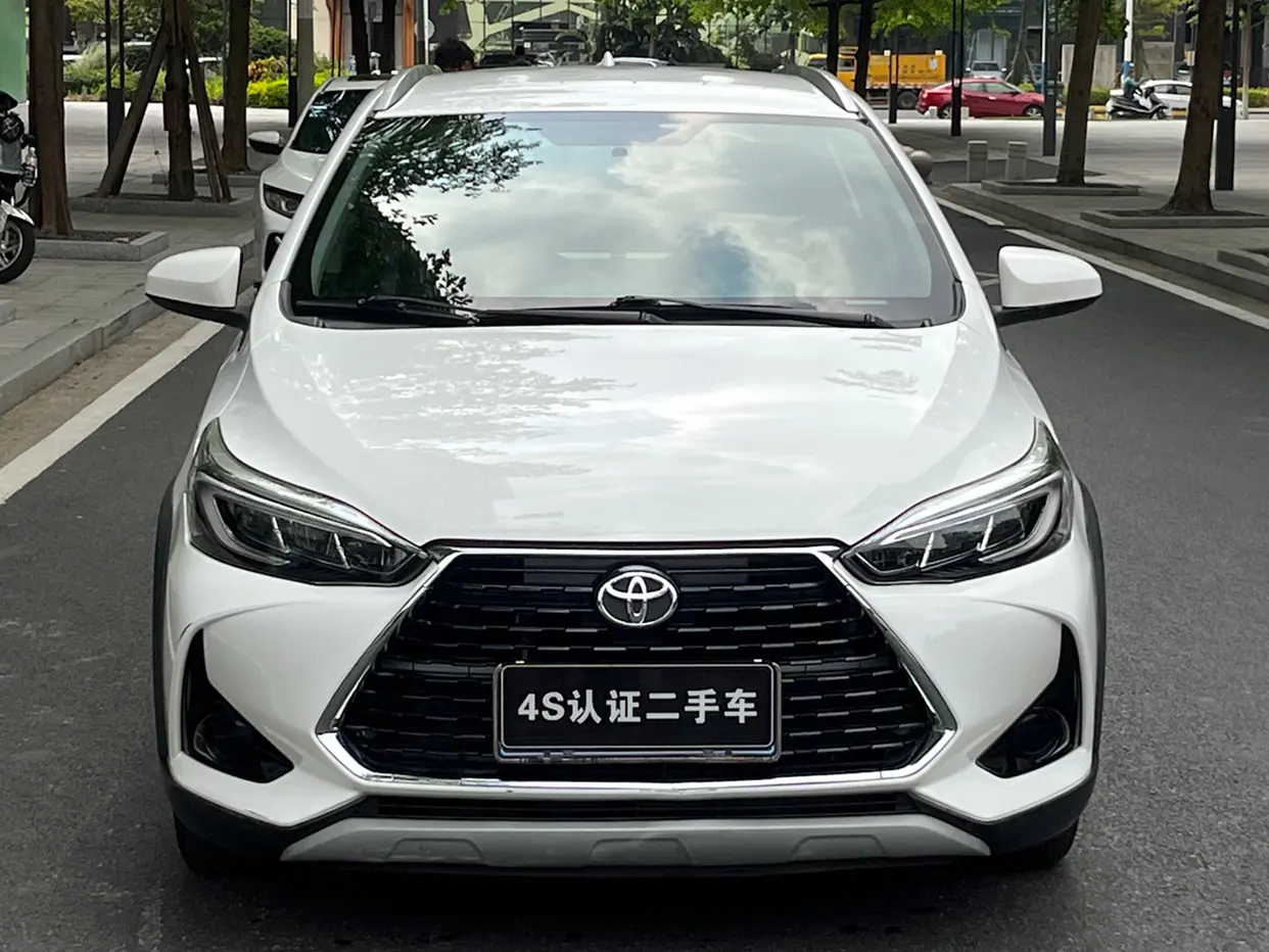 Toyota Yaris L  из Китая