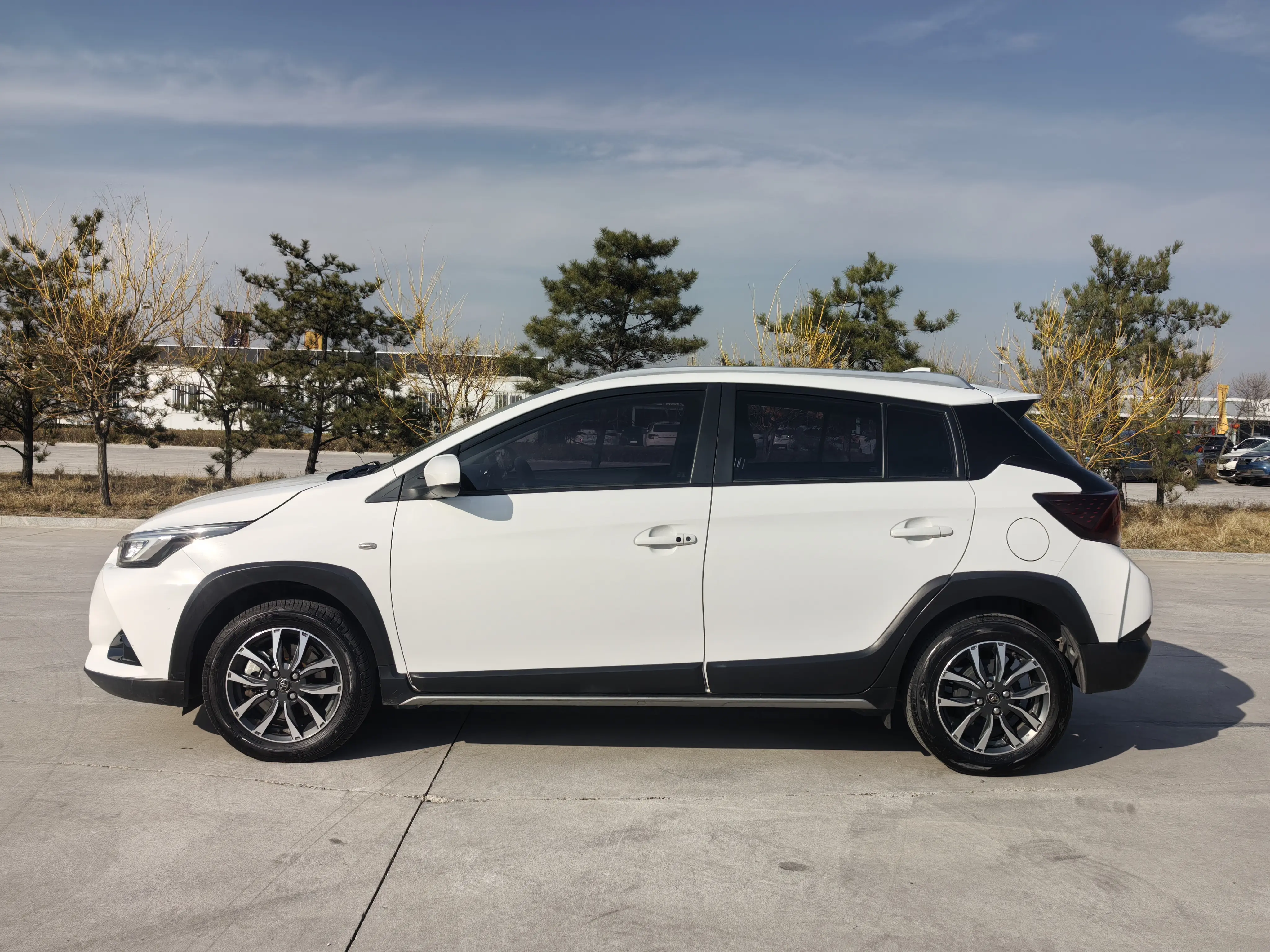 Toyota Yaris L  из Китая