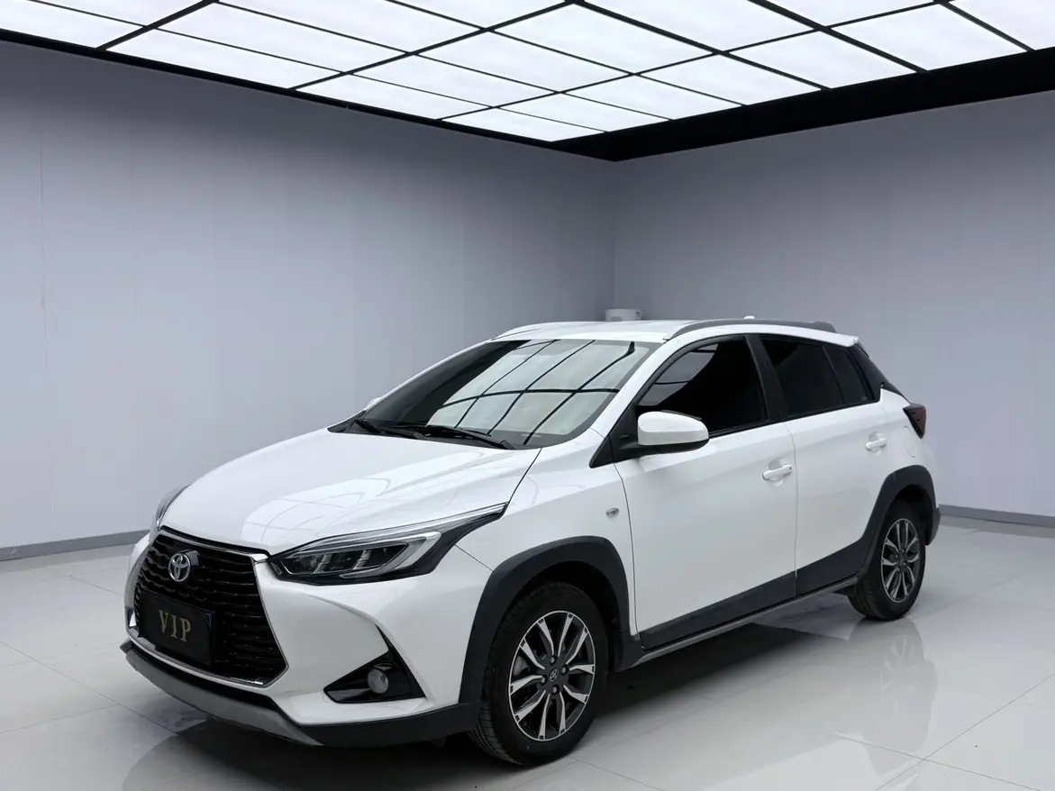 Toyota Yaris L  из Китая