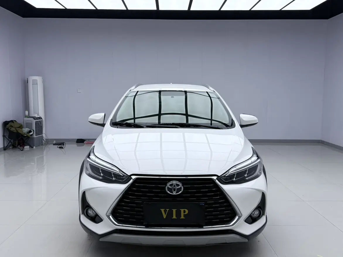 Toyota Yaris L  из Китая