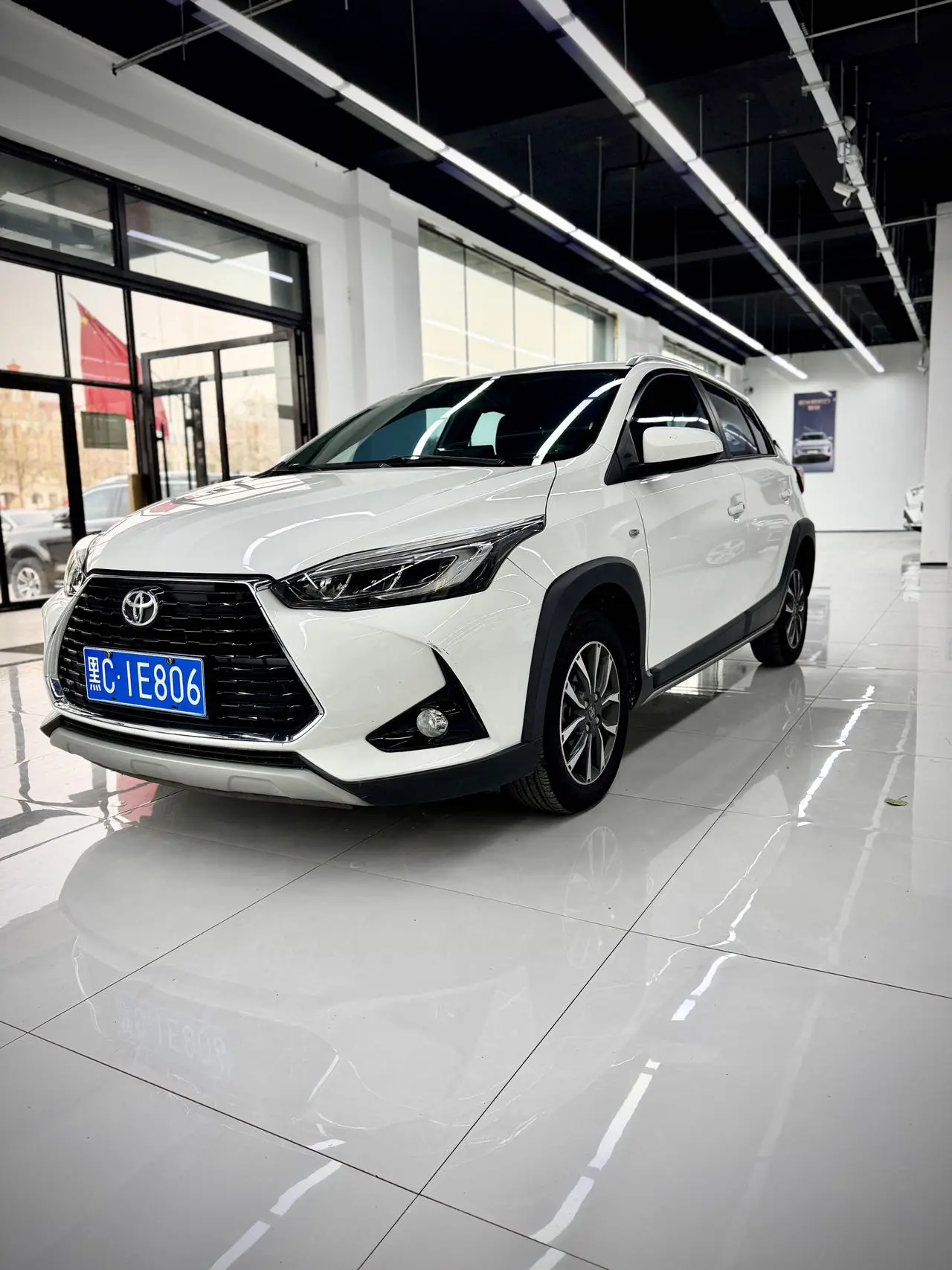 Toyota Yaris L  из Китая