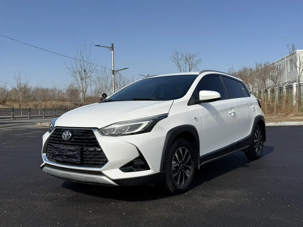 Toyota Yaris L  из Китая