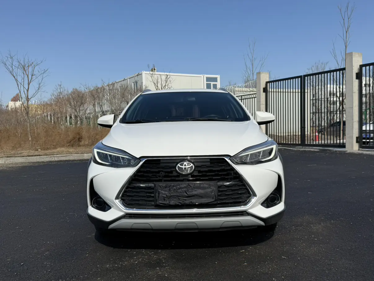Toyota Yaris L  из Китая
