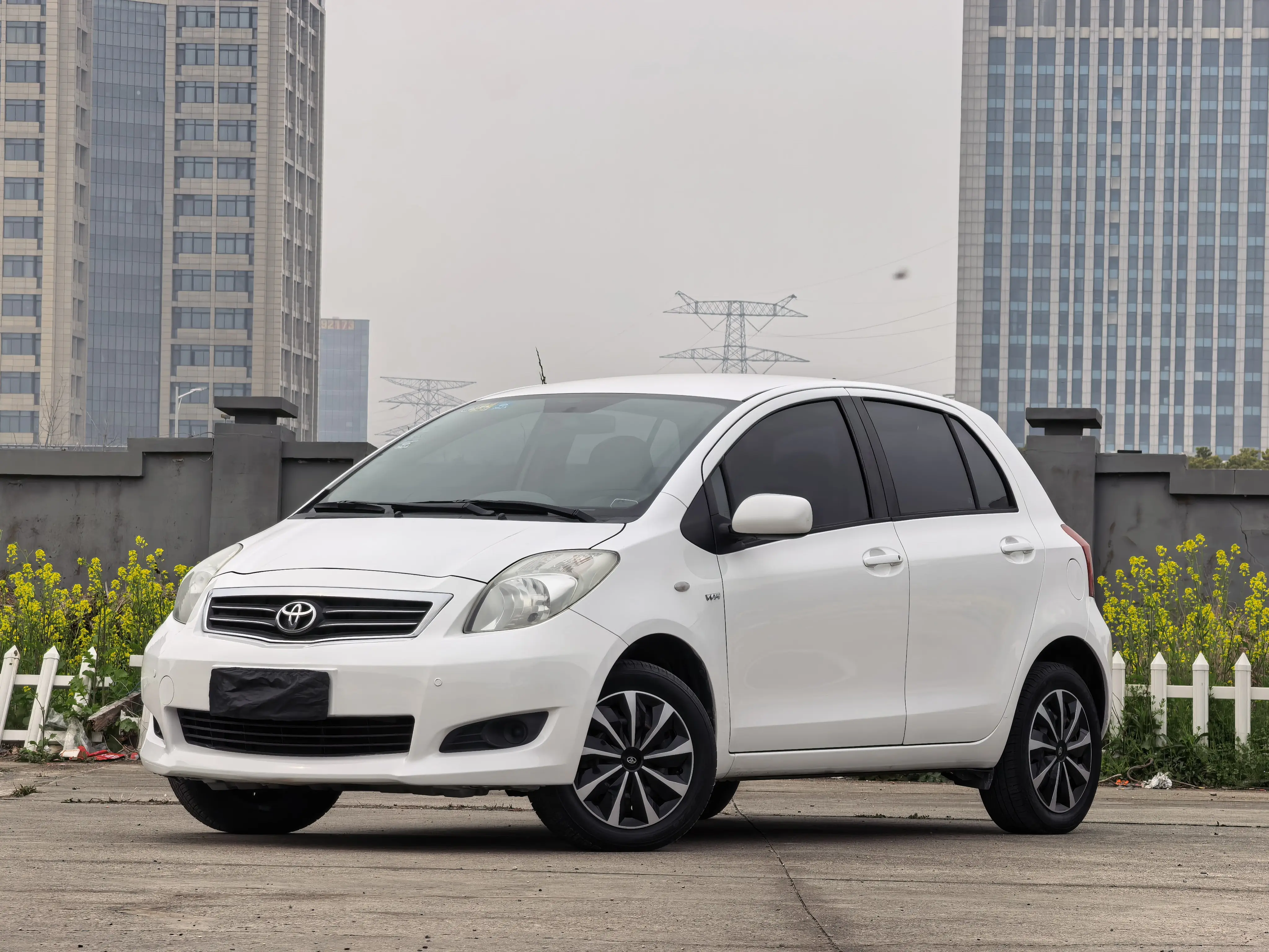 Toyota Yaris  из Китая