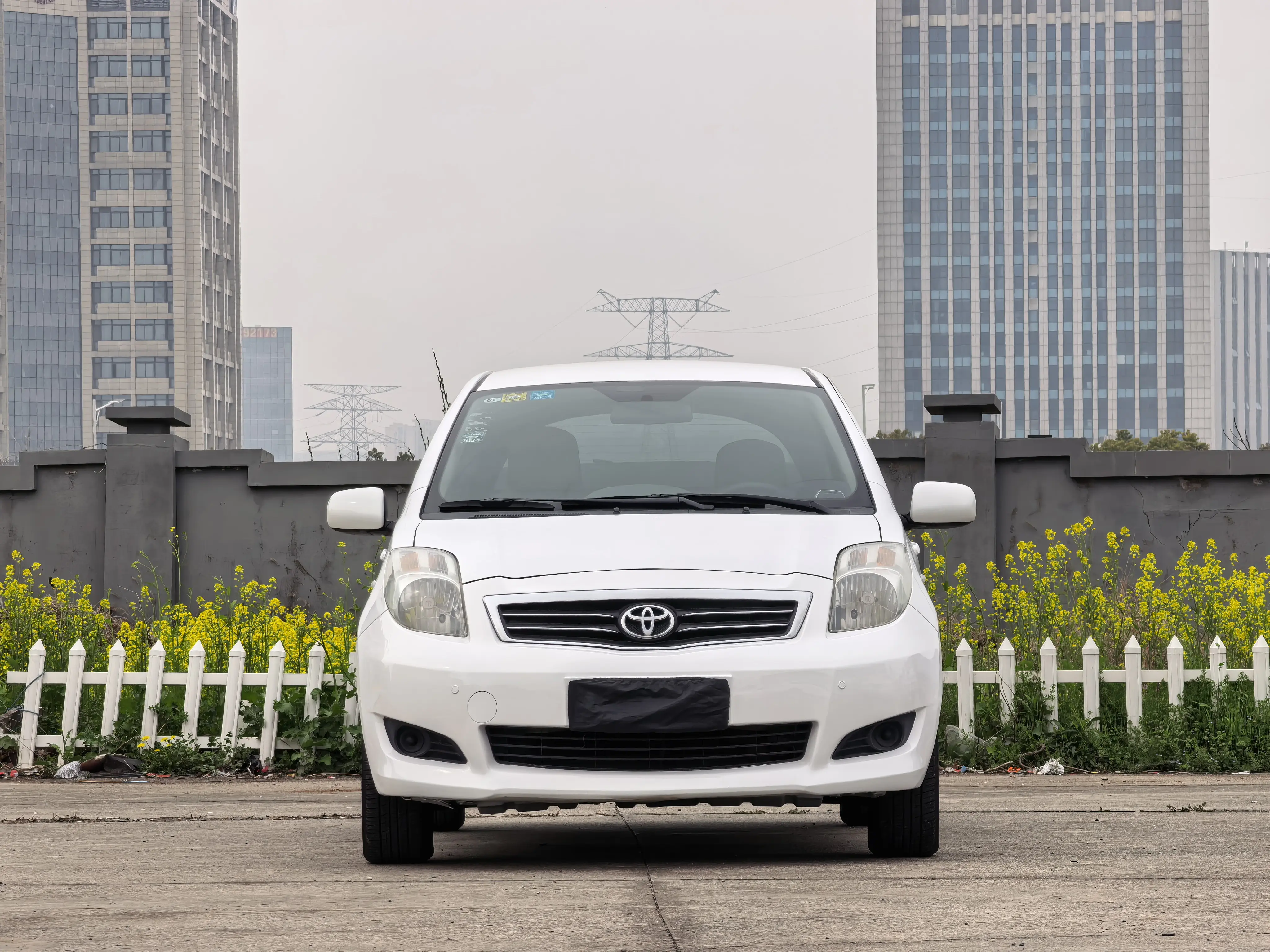 Toyota Yaris  из Китая