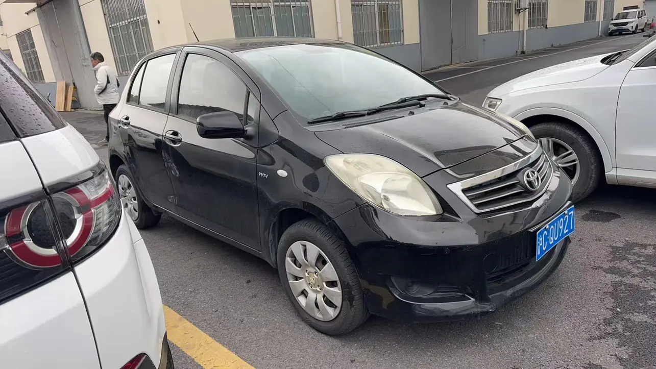 Toyota Yaris  из Китая