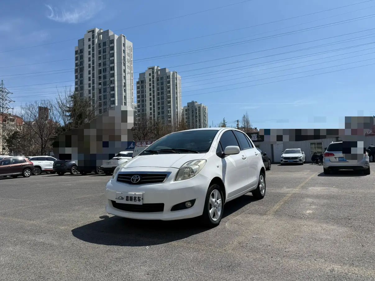 Toyota Yaris  из Китая