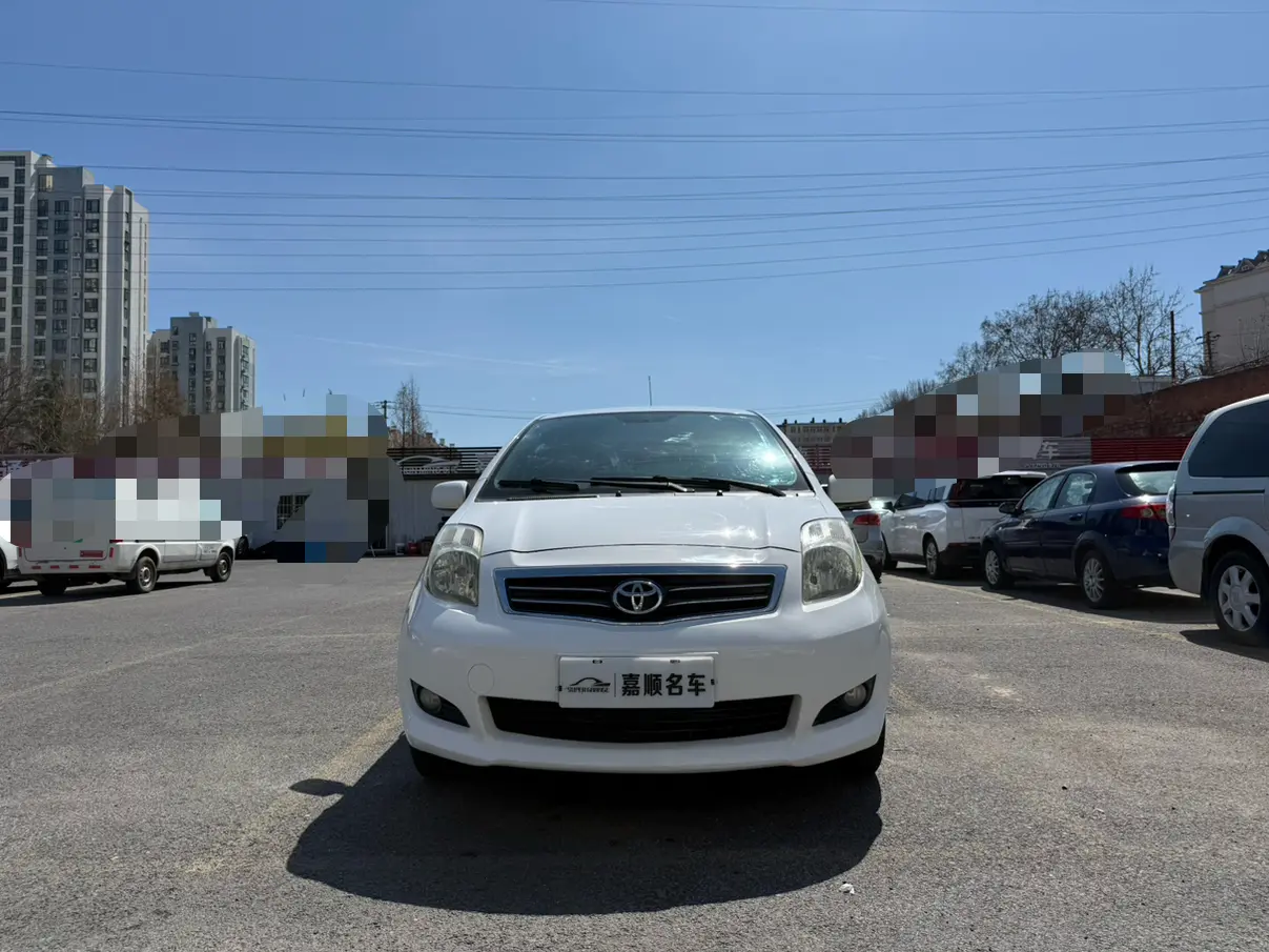 Toyota Yaris  из Китая